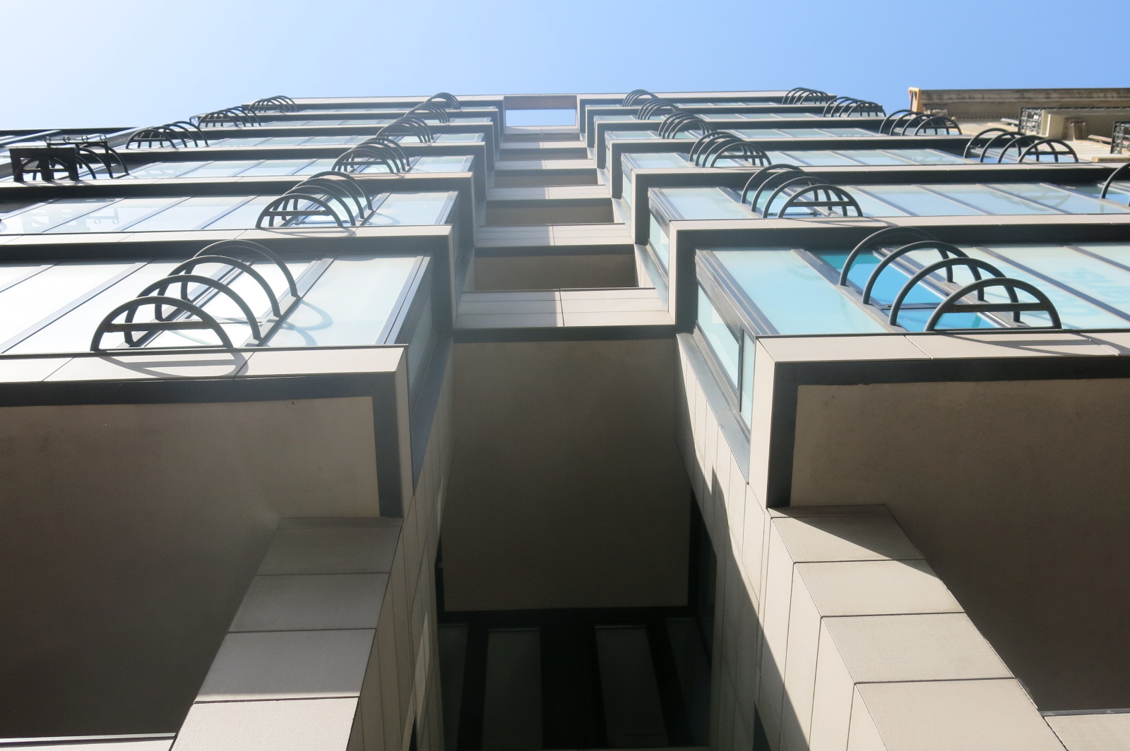 Edificio Residencial Pau Claris Orlando DeUrrutia